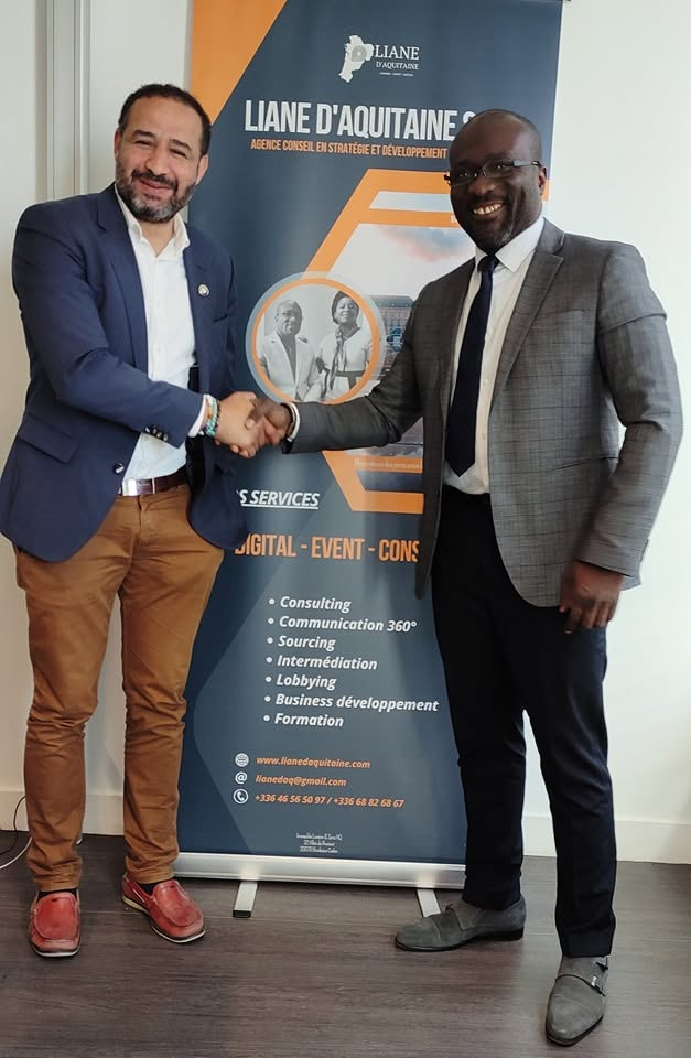 Rencontre avec un partenaire devant Liane d’Aquitaine
